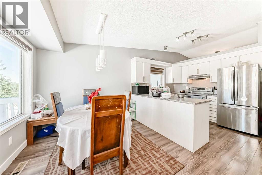 52 Martinglen Place Ne, Calgary, Alberta  T3J 3J1 - Photo 11 - A2256502