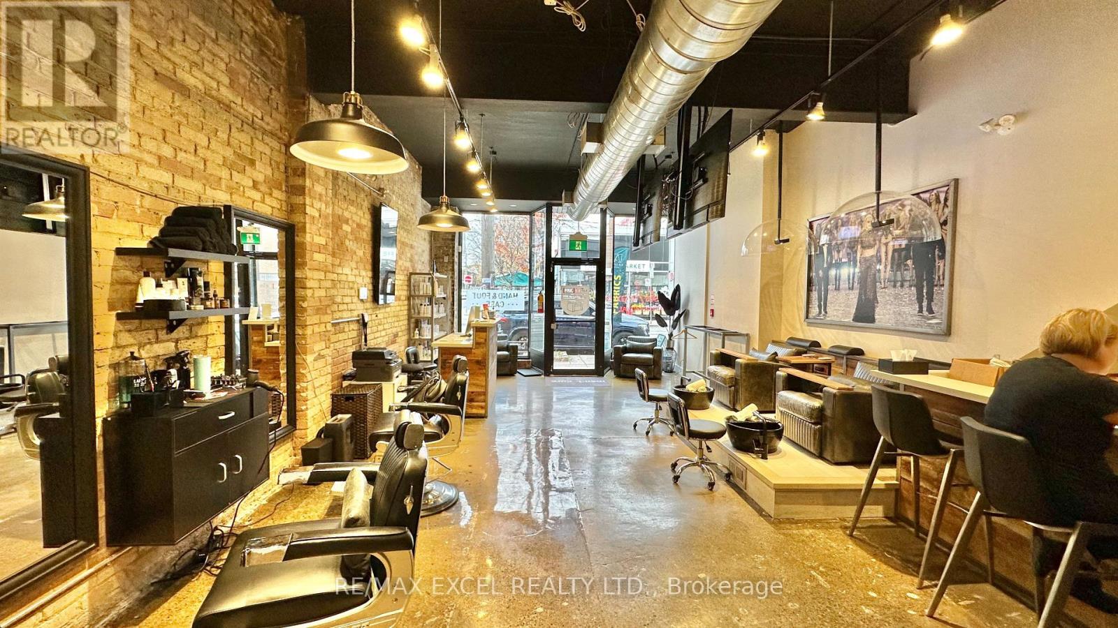 Main #2 - 685 Queen Street W, Toronto, Ontario  M6J 1E6 - Photo 2 - C12544368