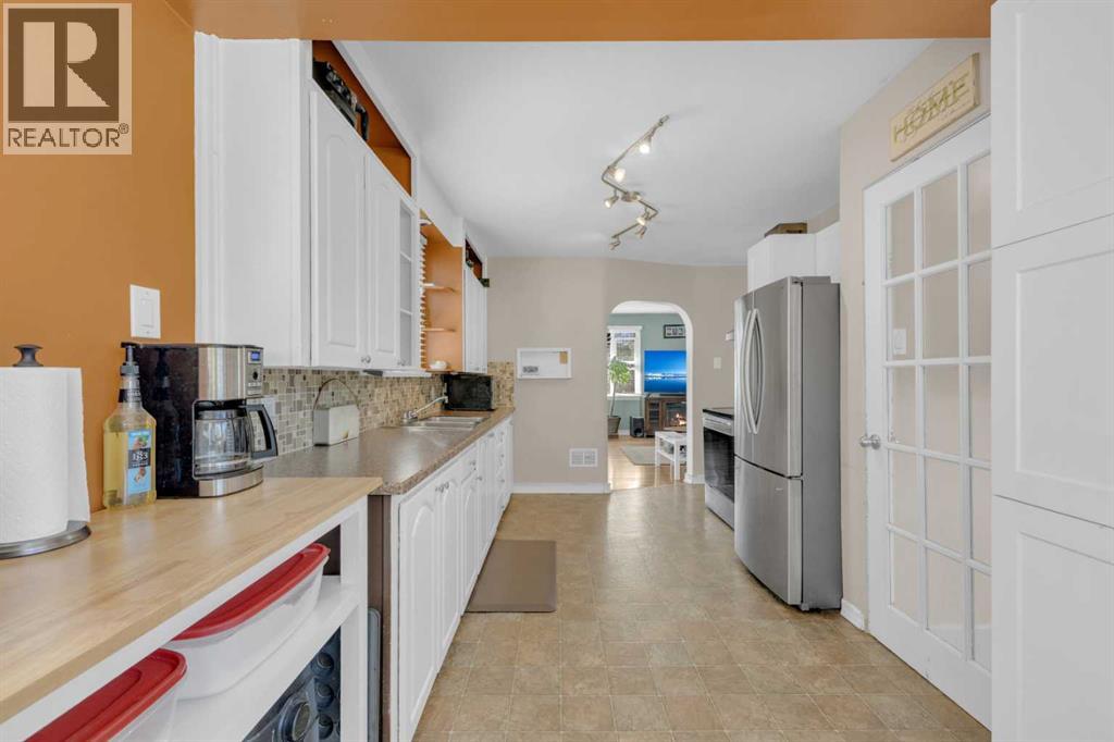 5006 55 Avenue, Ponoka, Alberta  T4J 1H3 - Photo 12 - A2258795