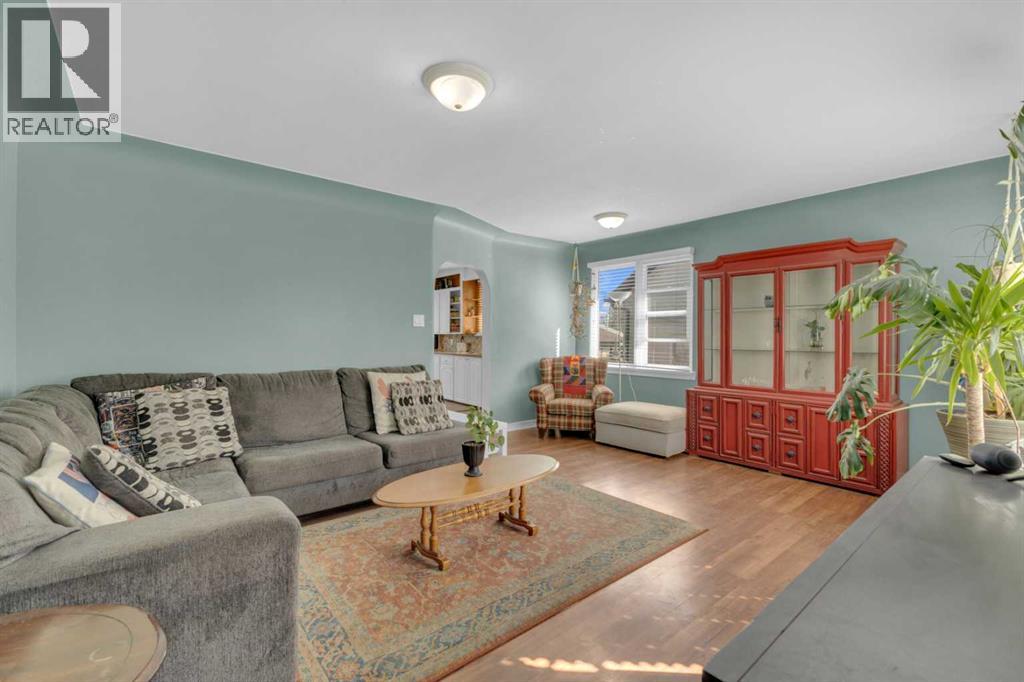 5006 55 Avenue, Ponoka, Alberta  T4J 1H3 - Photo 6 - A2258795