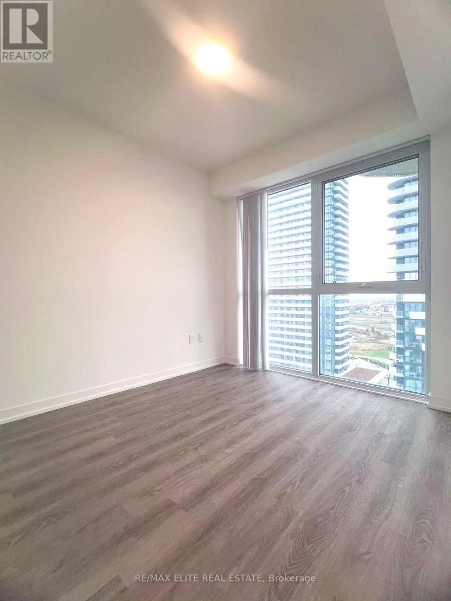 1715 - 8 Interchange Way, Vaughan, Ontario  L4K 0R2 - Photo 8 - N12557362