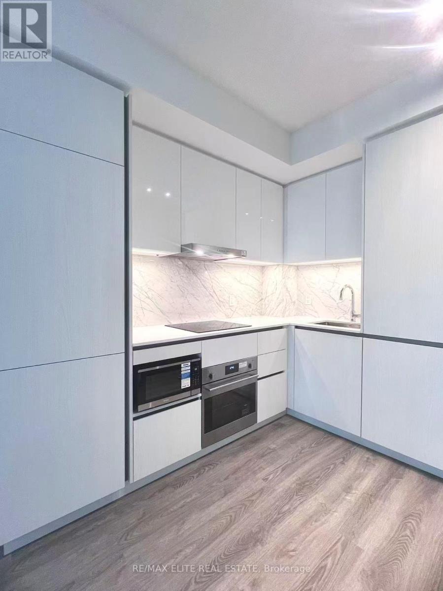 1715 - 8 Interchange Way, Vaughan, Ontario  L4K 0R2 - Photo 7 - N12557362