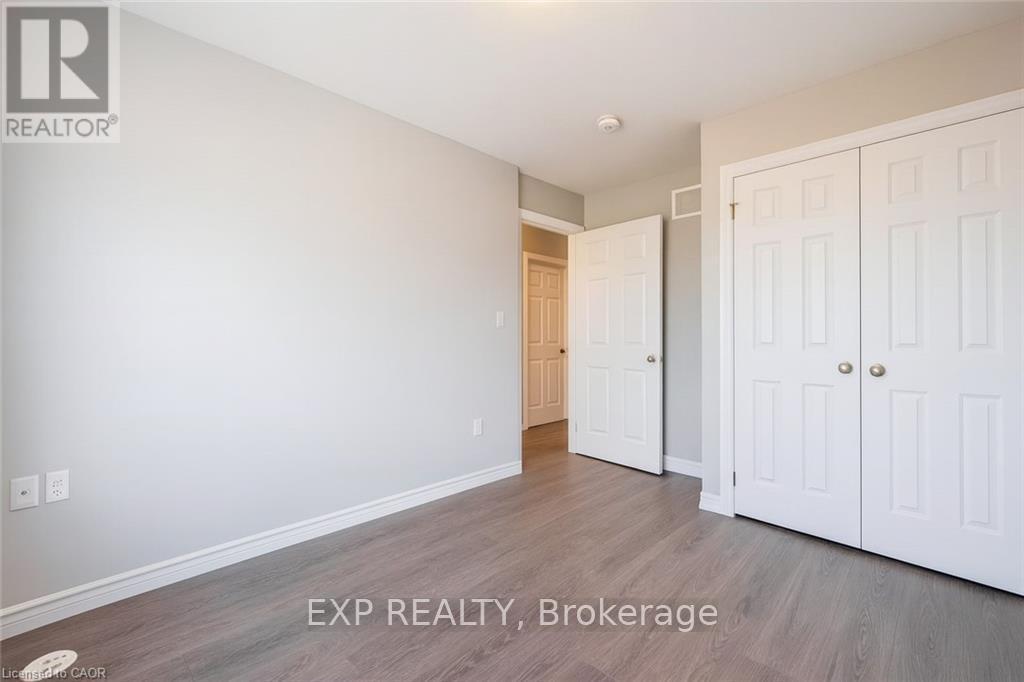 190 Oat Lane, Kitchener, Ontario  N2R 1R7 - Photo 16 - X12560380