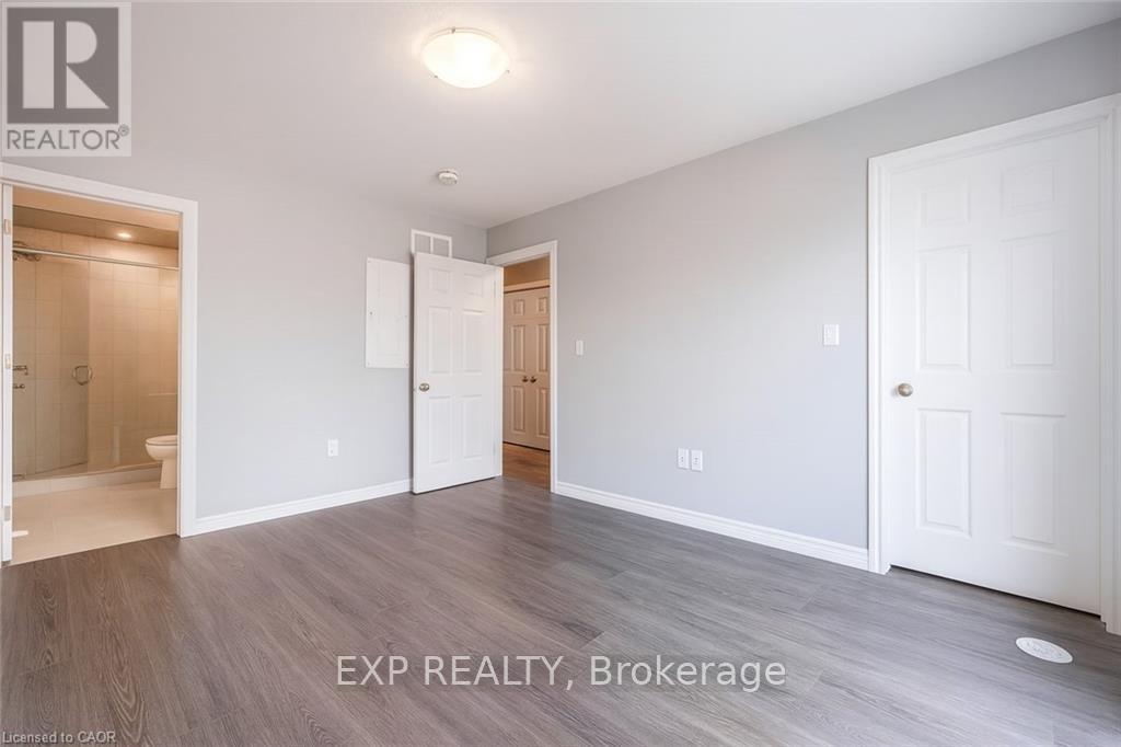 190 Oat Lane, Kitchener, Ontario  N2R 1R7 - Photo 9 - X12560380