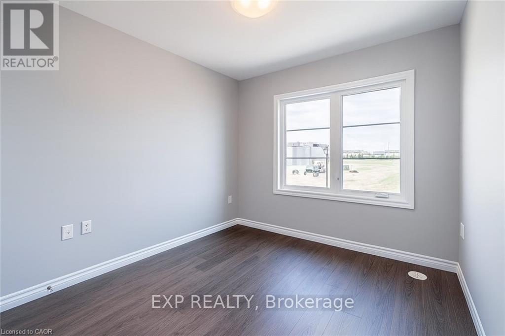 190 Oat Lane, Kitchener, Ontario  N2R 1R7 - Photo 8 - X12560380