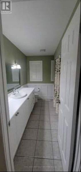 31 Crown Victoria Dr Drive W, Brampton, Ontario L7A 3C6 - Photo 11 - W12569790