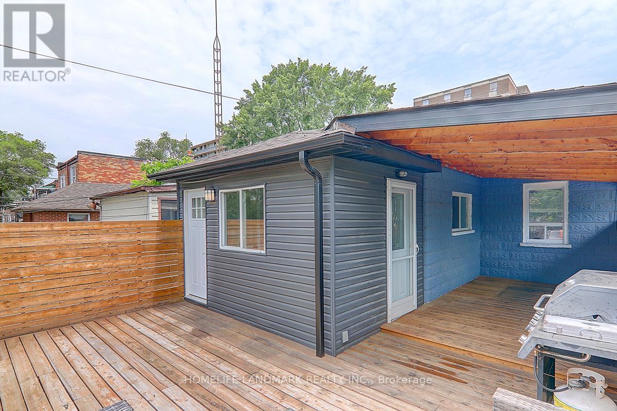 794 Jane Street, Toronto, Ontario  M6N 4C1 - Photo 3 - W12569794