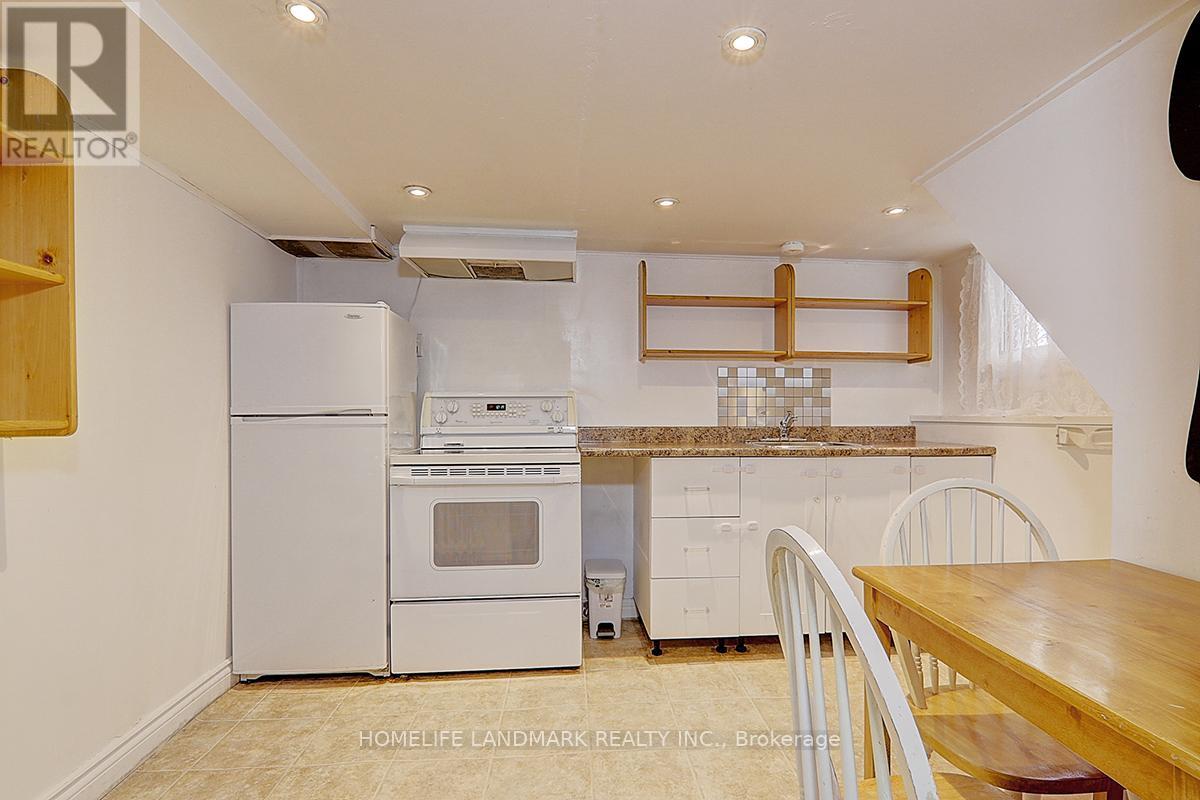 794 Jane Street, Toronto, Ontario  M6N 4C1 - Photo 8 - W12569794