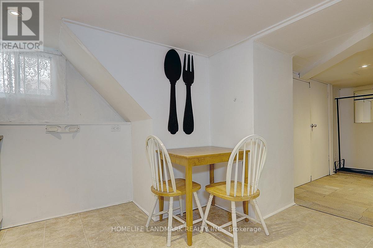 794 Jane Street, Toronto, Ontario  M6N 4C1 - Photo 9 - W12569794