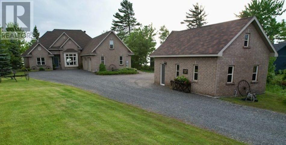 857 Sunnyside Beach Rd, Sault Ste. Marie, Ontario  P6A 6K4 - Photo 12 - SM252833