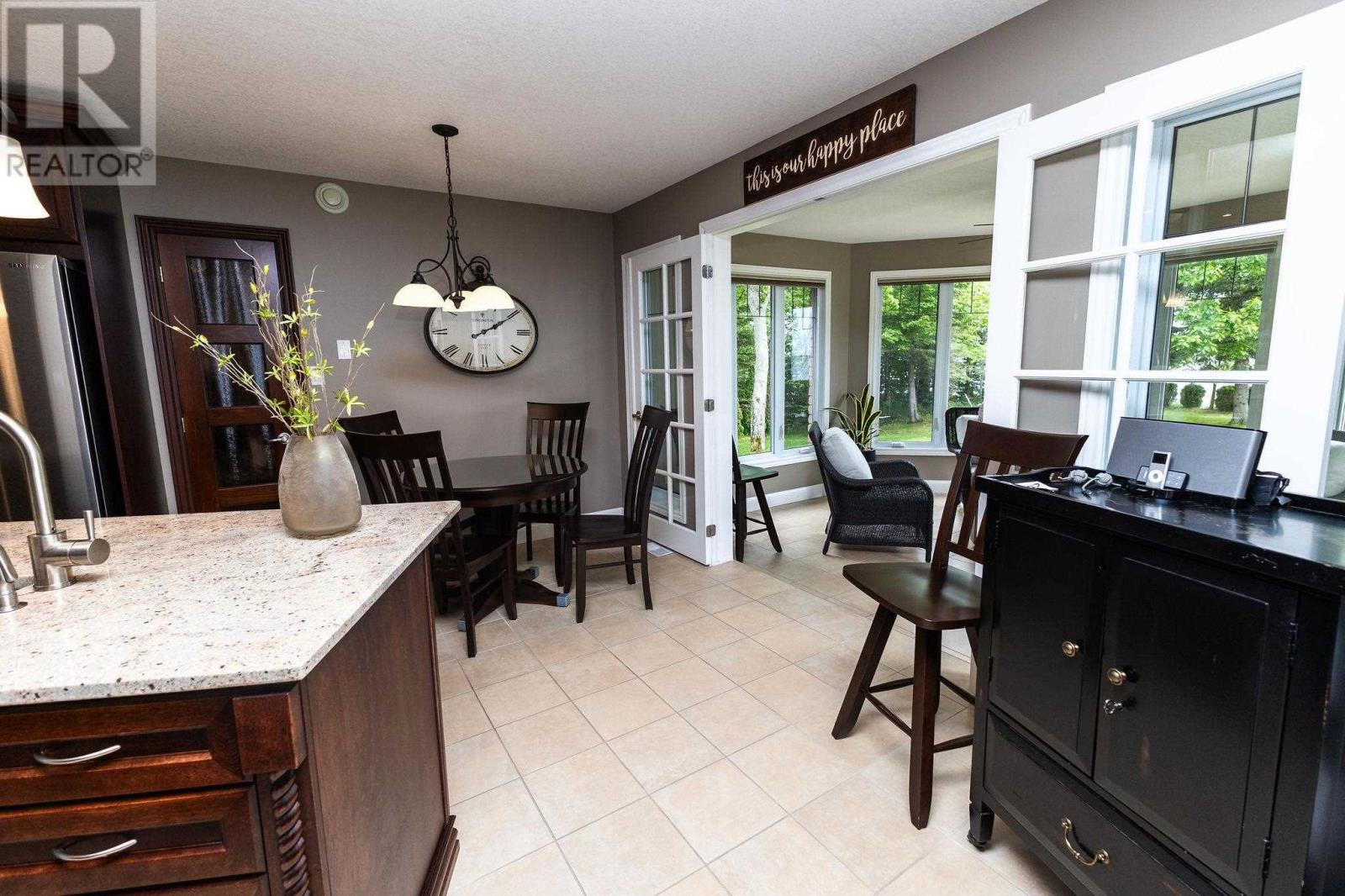 857 Sunnyside Beach Rd, Sault Ste. Marie, Ontario  P6A 6K4 - Photo 27 - SM252833