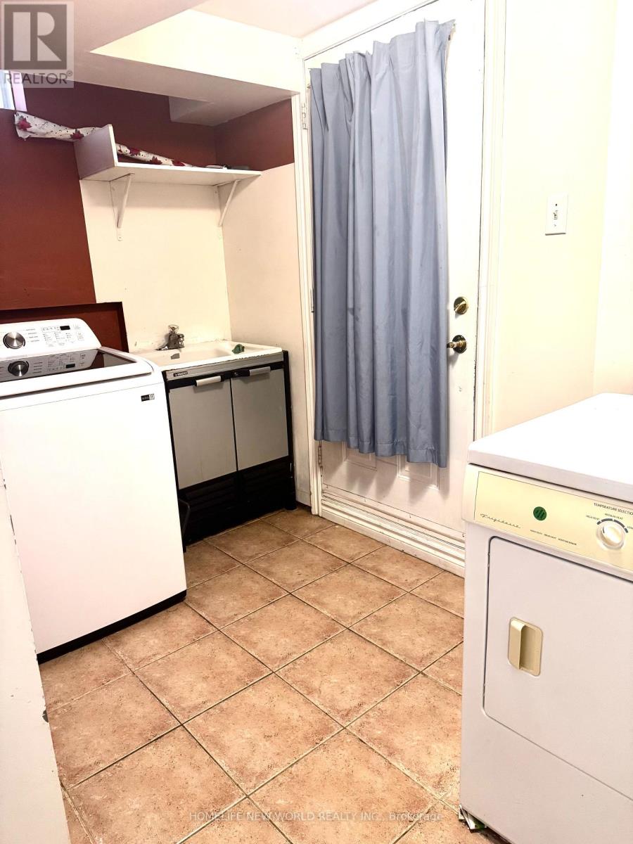 31 Moraine Drive, Vaughan, Ontario L4H 2E3 - Photo 12 - N12420405