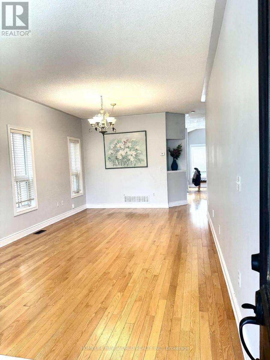 31 Moraine Drive, Vaughan, Ontario L4H 2E3 - Photo 2 - N12420405