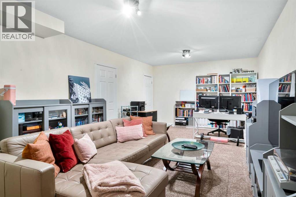 110 Somme Boulevard Sw, Calgary, Alberta  T2T 6K6 - Photo 27 - A2271308