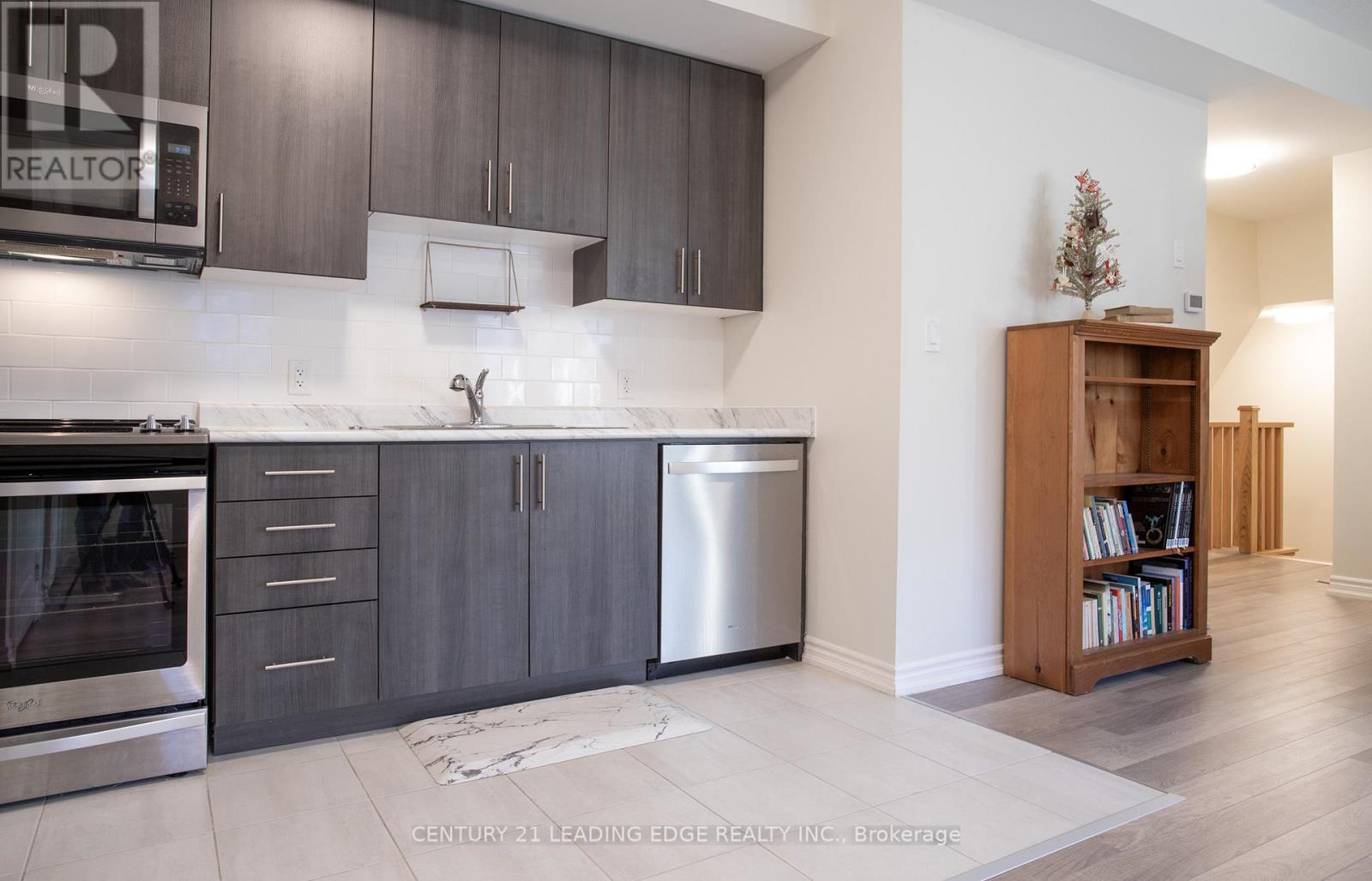 1762 Rex Heath Drive, Pickering, Ontario  L1X 0E6 - Photo 7 - E12569798