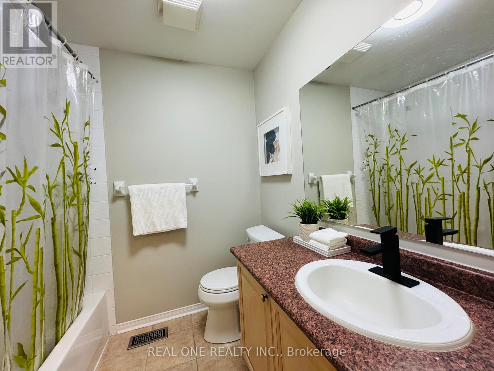 2470 Bankside Drive, Mississauga, Ontario  L5M 6E6 - Photo 12 - W12569800