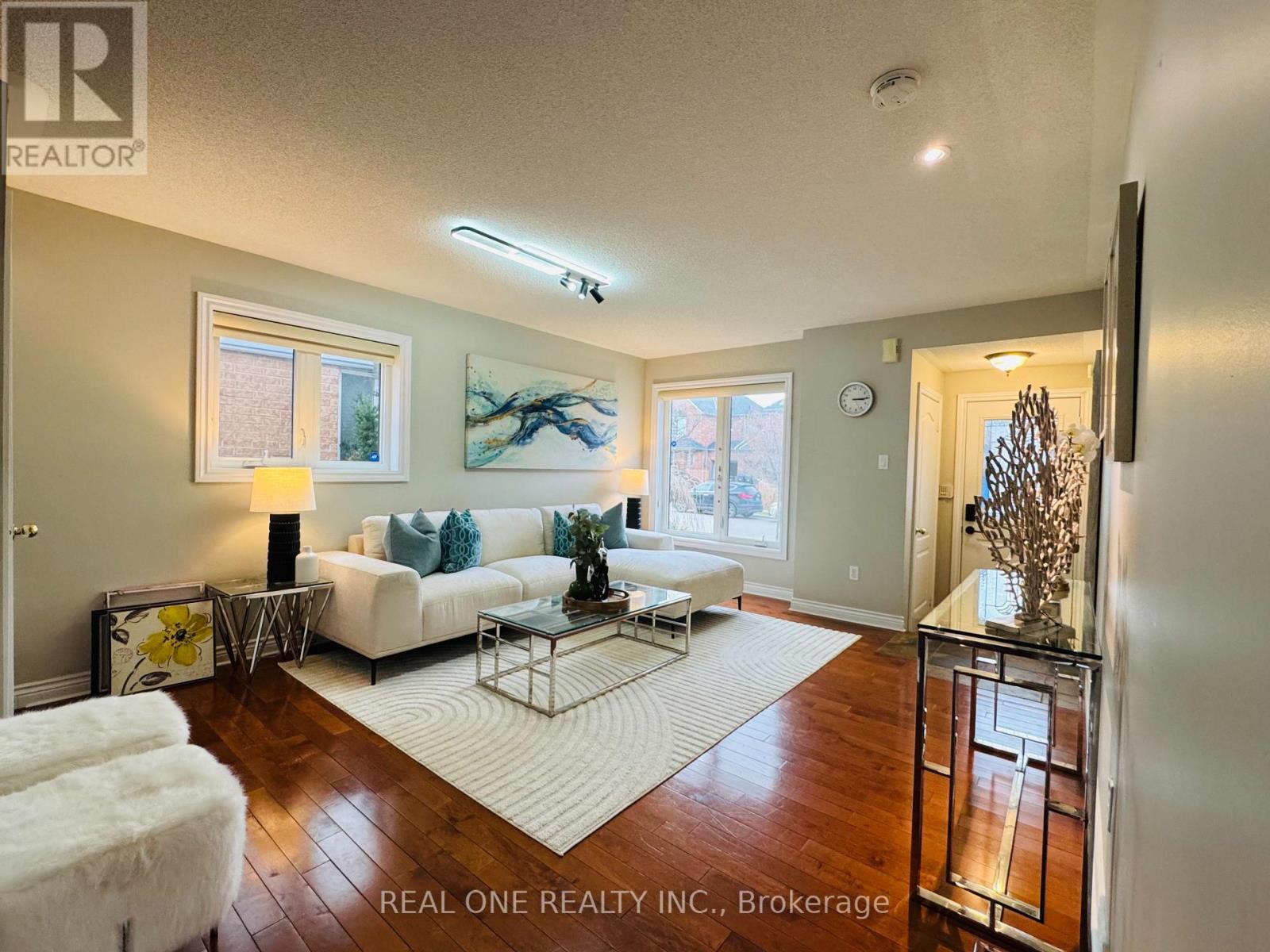 2470 Bankside Drive, Mississauga, Ontario  L5M 6E6 - Photo 4 - W12569800