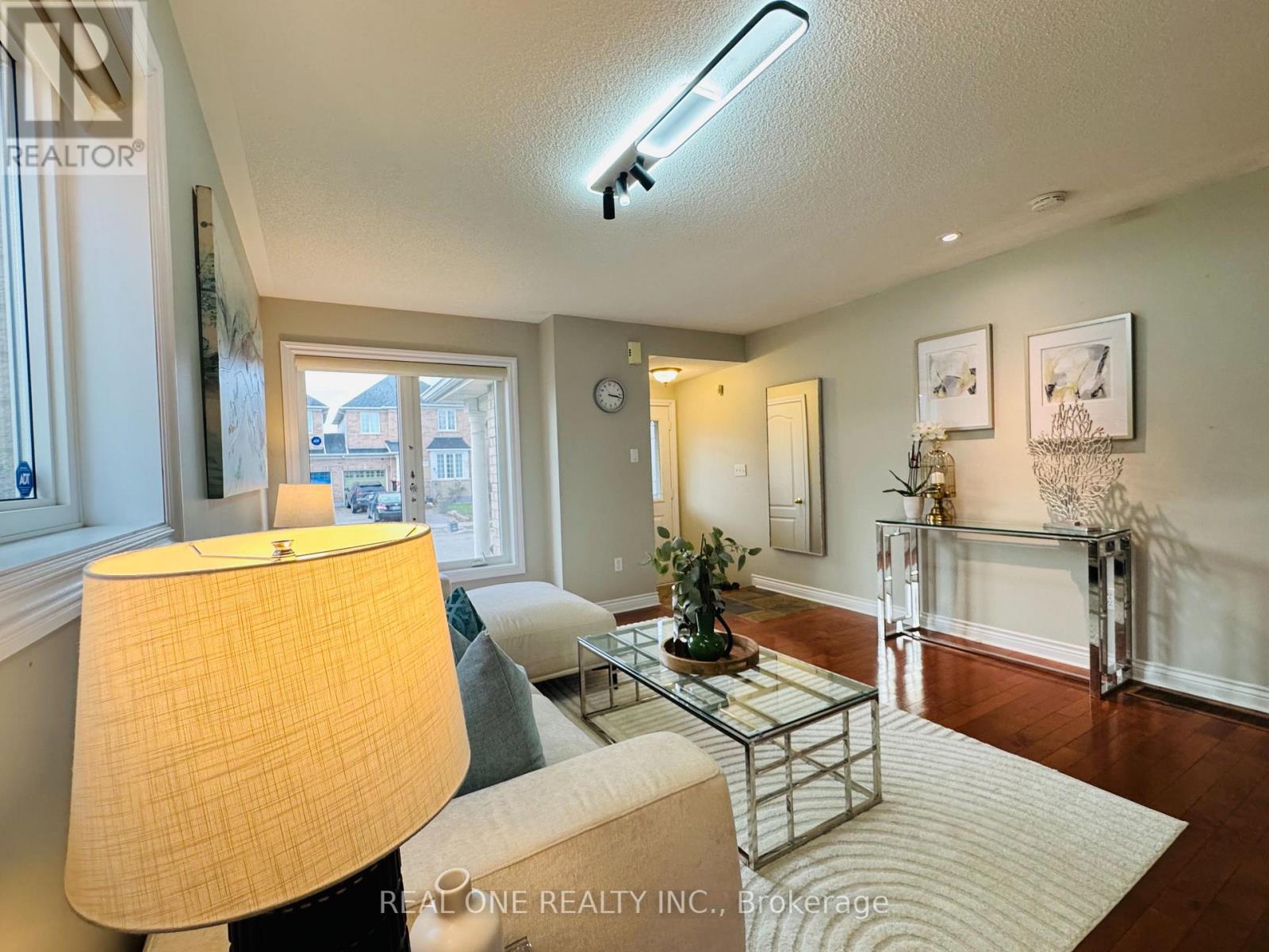 2470 Bankside Drive, Mississauga, Ontario  L5M 6E6 - Photo 5 - W12569800