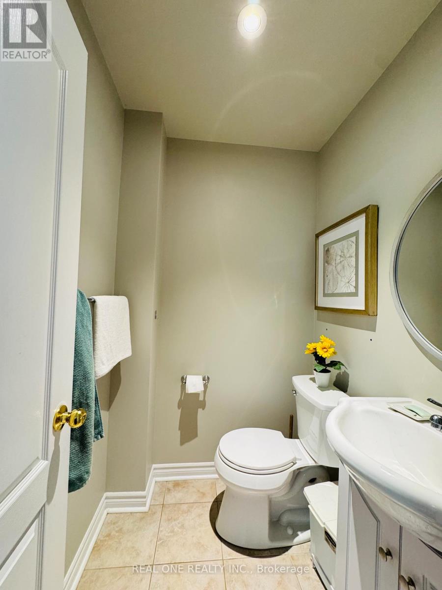 2470 Bankside Drive, Mississauga, Ontario  L5M 6E6 - Photo 6 - W12569800