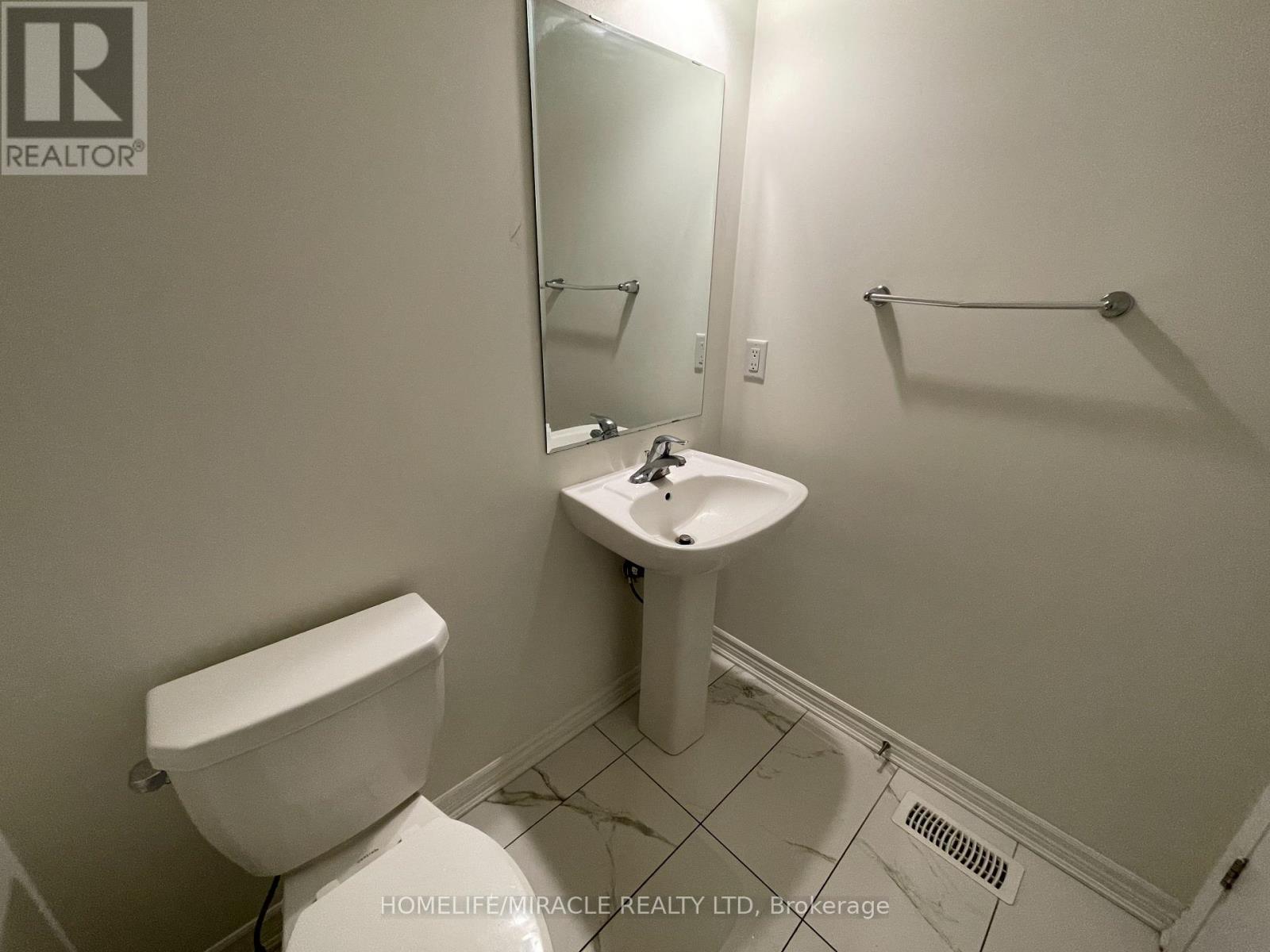 56 Circus Crescent, Brampton, Ontario  L7A 5E3 - Photo 11 - W12524556