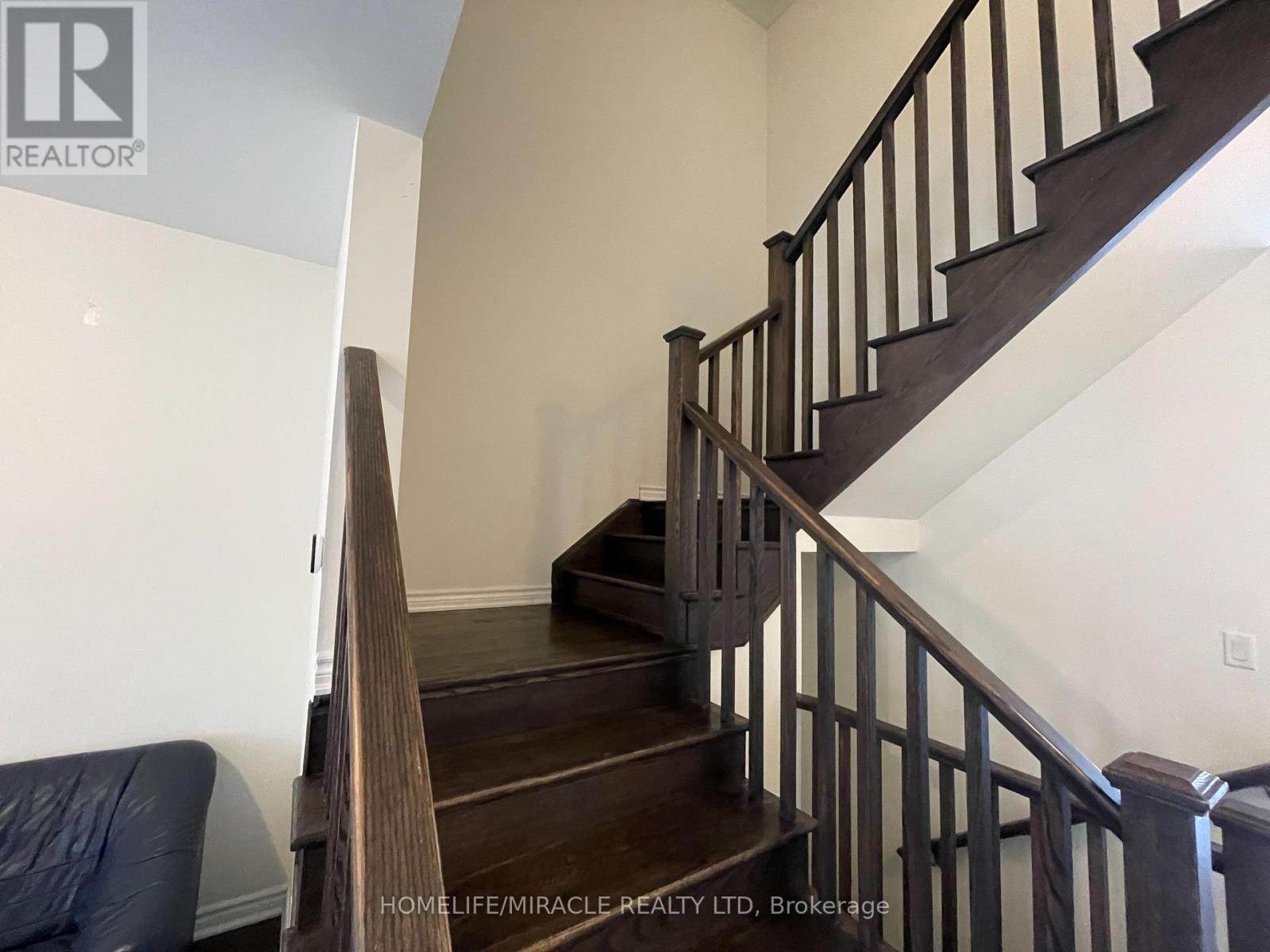 56 Circus Crescent, Brampton, Ontario  L7A 5E3 - Photo 12 - W12524556