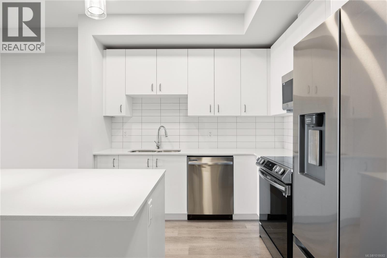 209 120 Jensen Ave W, Parksville, British Columbia  V9P 0H6 - Photo 16 - 1018682