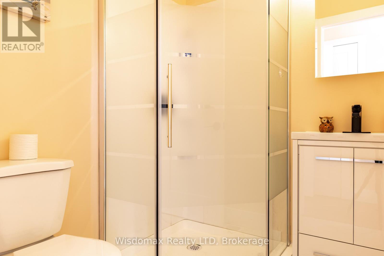 5291 Stamford Street, Niagara Falls, Ontario  L2E 1N2 - Photo 8 - X12568638