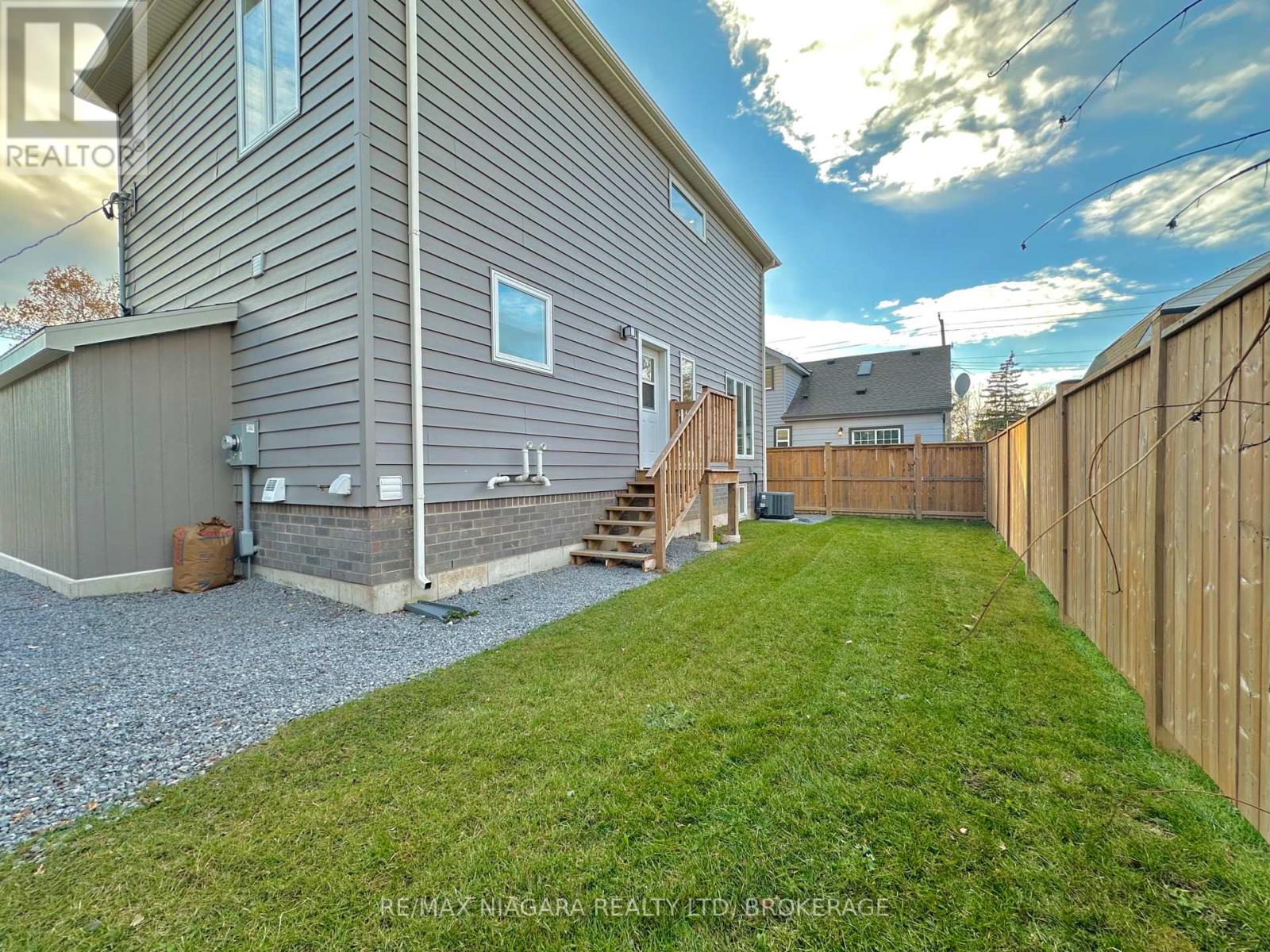 Main - 39 Grove Avenue, St. Catharines, Ontario  L2P 1C5 - Photo 22 - X12569810