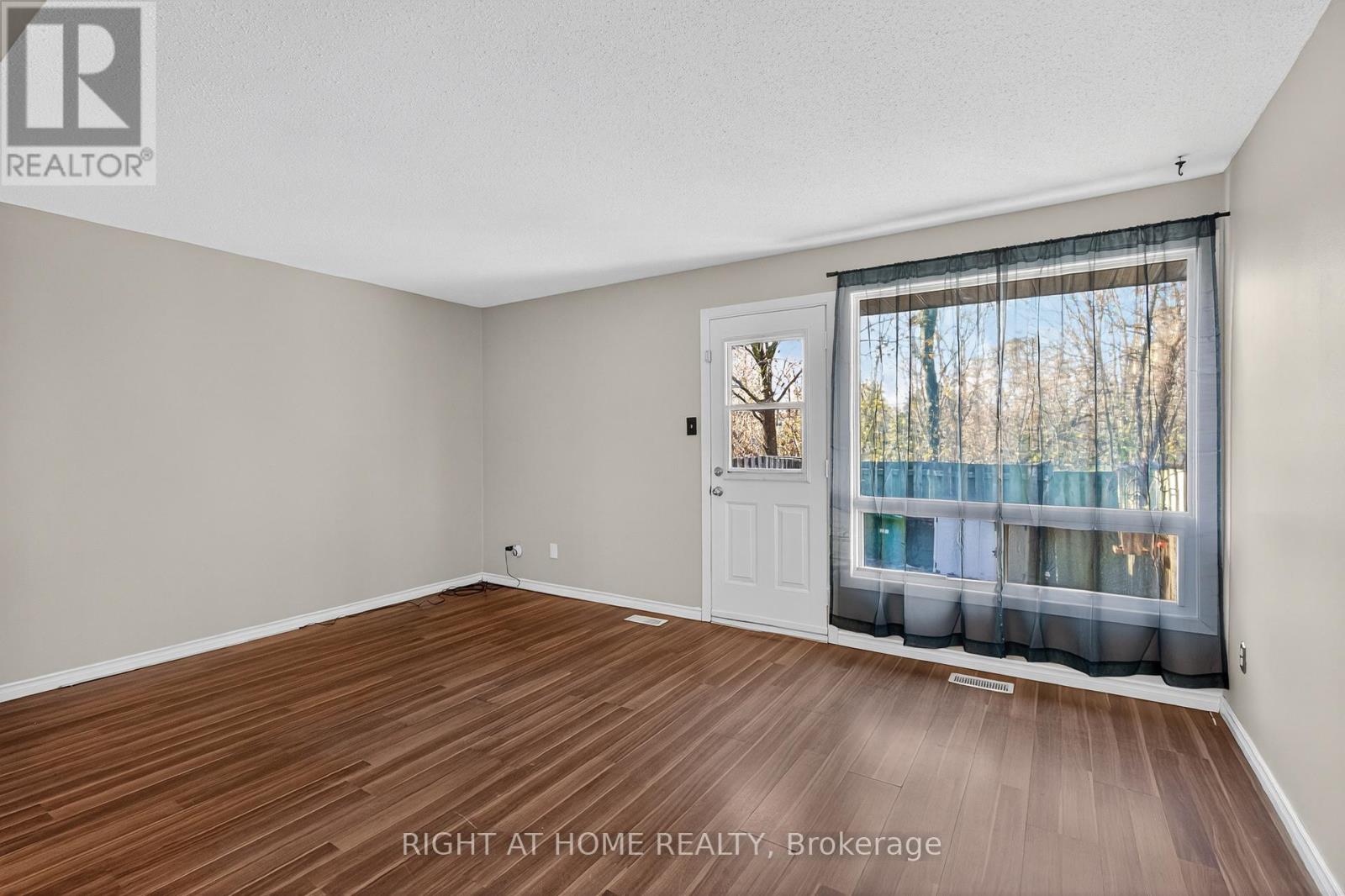 3110 Quail Drive, Ottawa, Ontario  K1T 1V1 - Photo 11 - X12304040