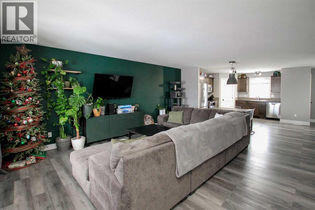 11 Fawn Meadows Drive, Delburne, Alberta  T0M 0V9 - Photo 6 - A2270114