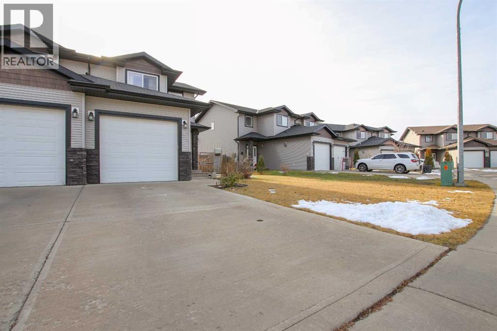 37 Piper Close, Blackfalds, Alberta  T4M 0G5 - Photo 2 - A2270247