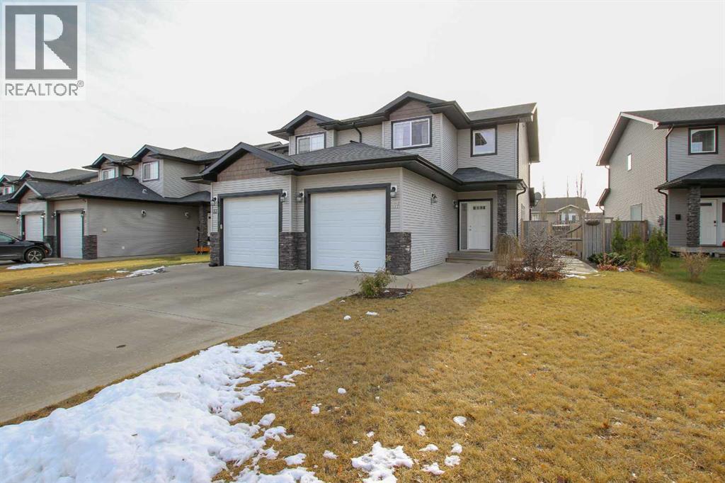 37 Piper Close, Blackfalds, Alberta  T4M 0G5 - Photo 1 - A2270247