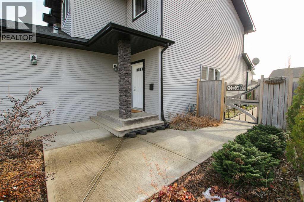 37 Piper Close, Blackfalds, Alberta  T4M 0G5 - Photo 4 - A2270247