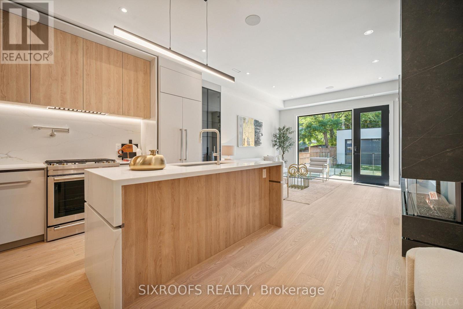 44a Alcina Avenue, Toronto, Ontario  M6G 2E8 - Photo 13 - C12569802