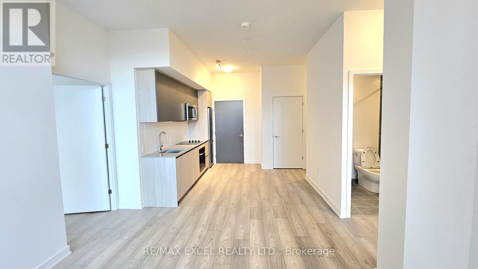 210 - 5858 Yonge Street, Toronto, Ontario  M2M 3T3 - Photo 3 - C12569804