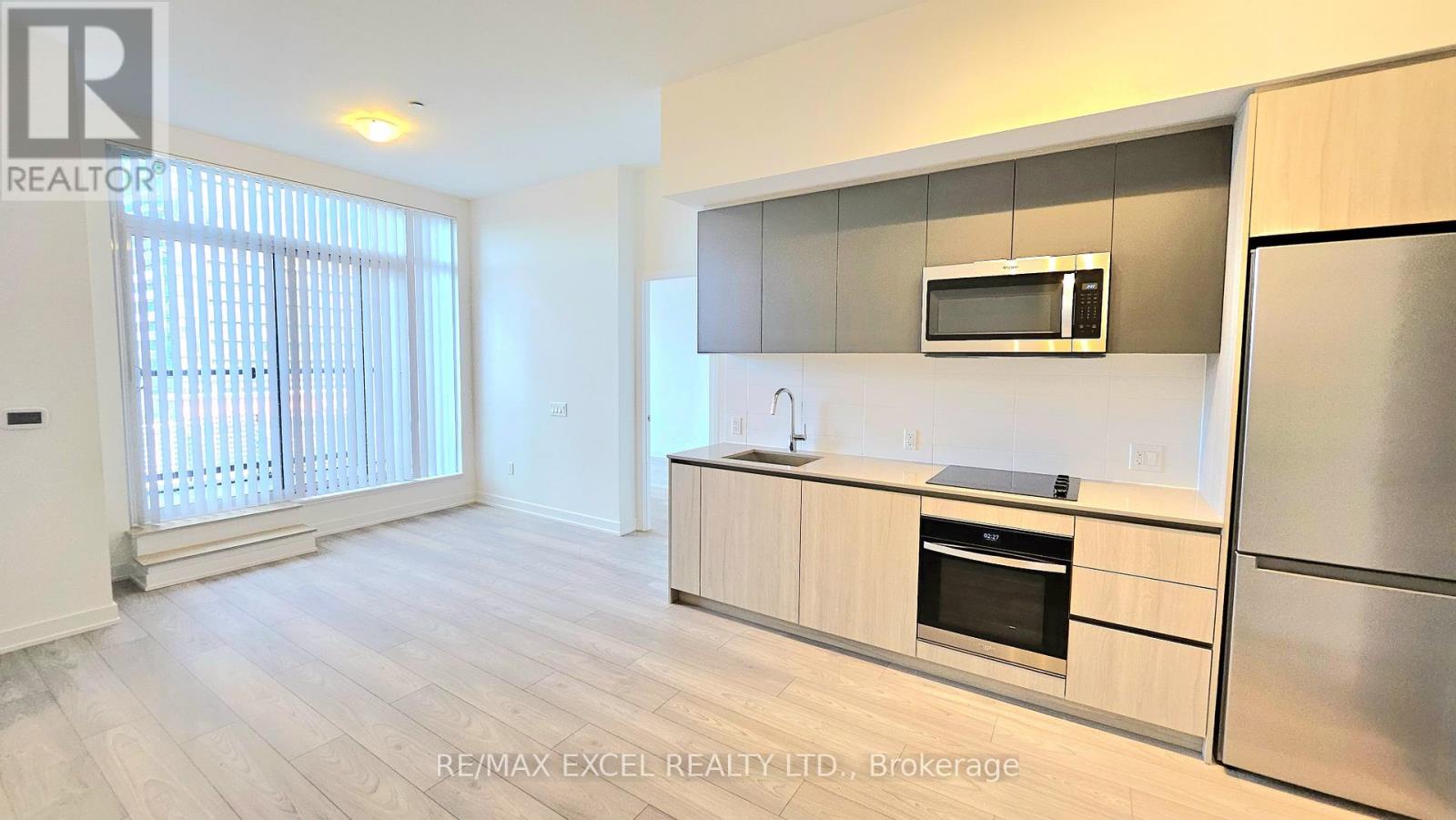 210 - 5858 Yonge Street, Toronto, Ontario  M2M 3T3 - Photo 4 - C12569804