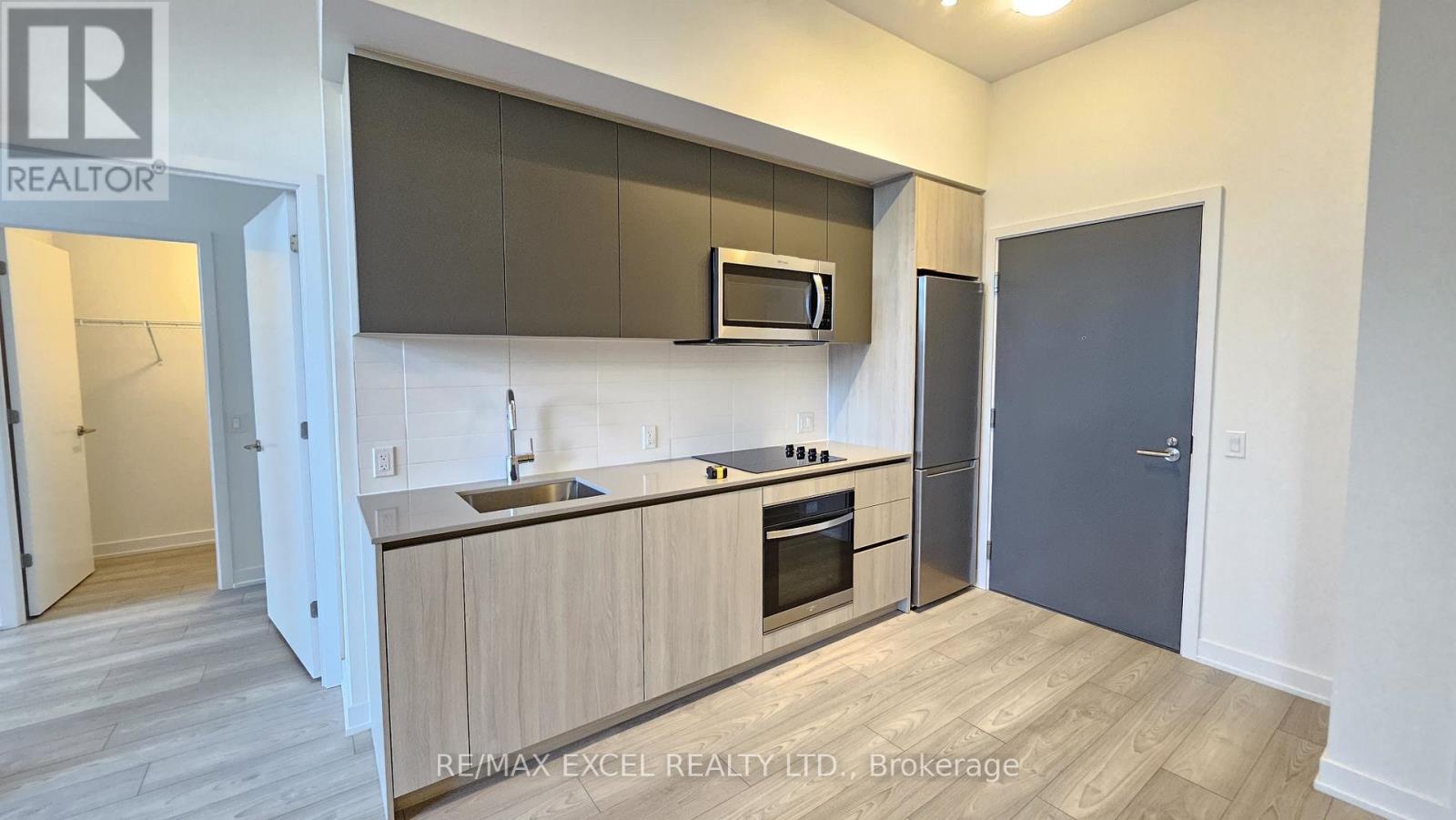 210 - 5858 Yonge Street, Toronto, Ontario  M2M 3T3 - Photo 5 - C12569804