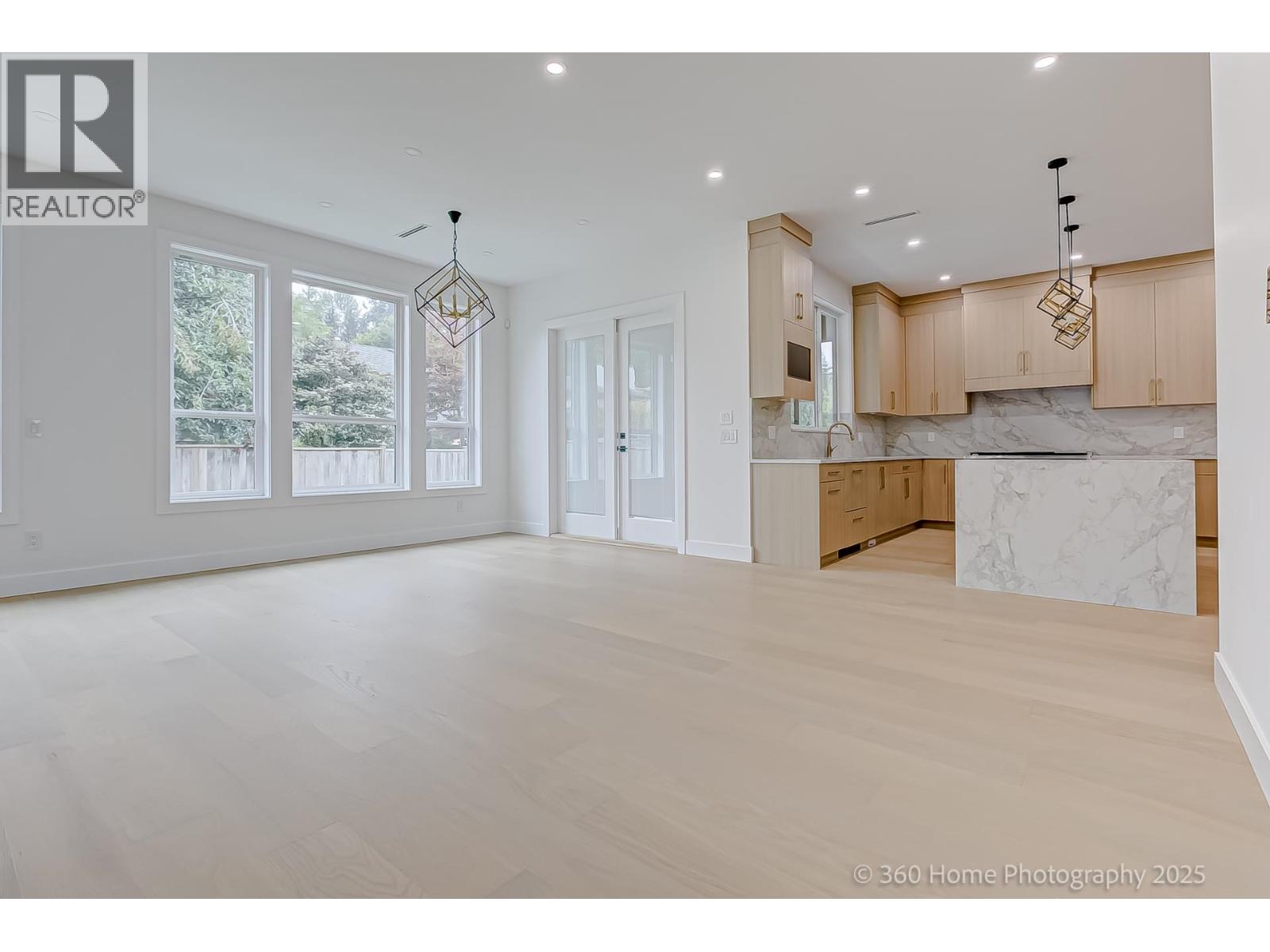 3252 Allan Road, North Vancouver, British Columbia  V7J 3C5 - Photo 4 - R3069472