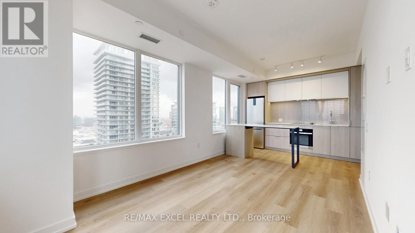 1903 - 395 Square One Drive, Mississauga, Ontario  L5B 0P6 - Photo 12 - W12565094