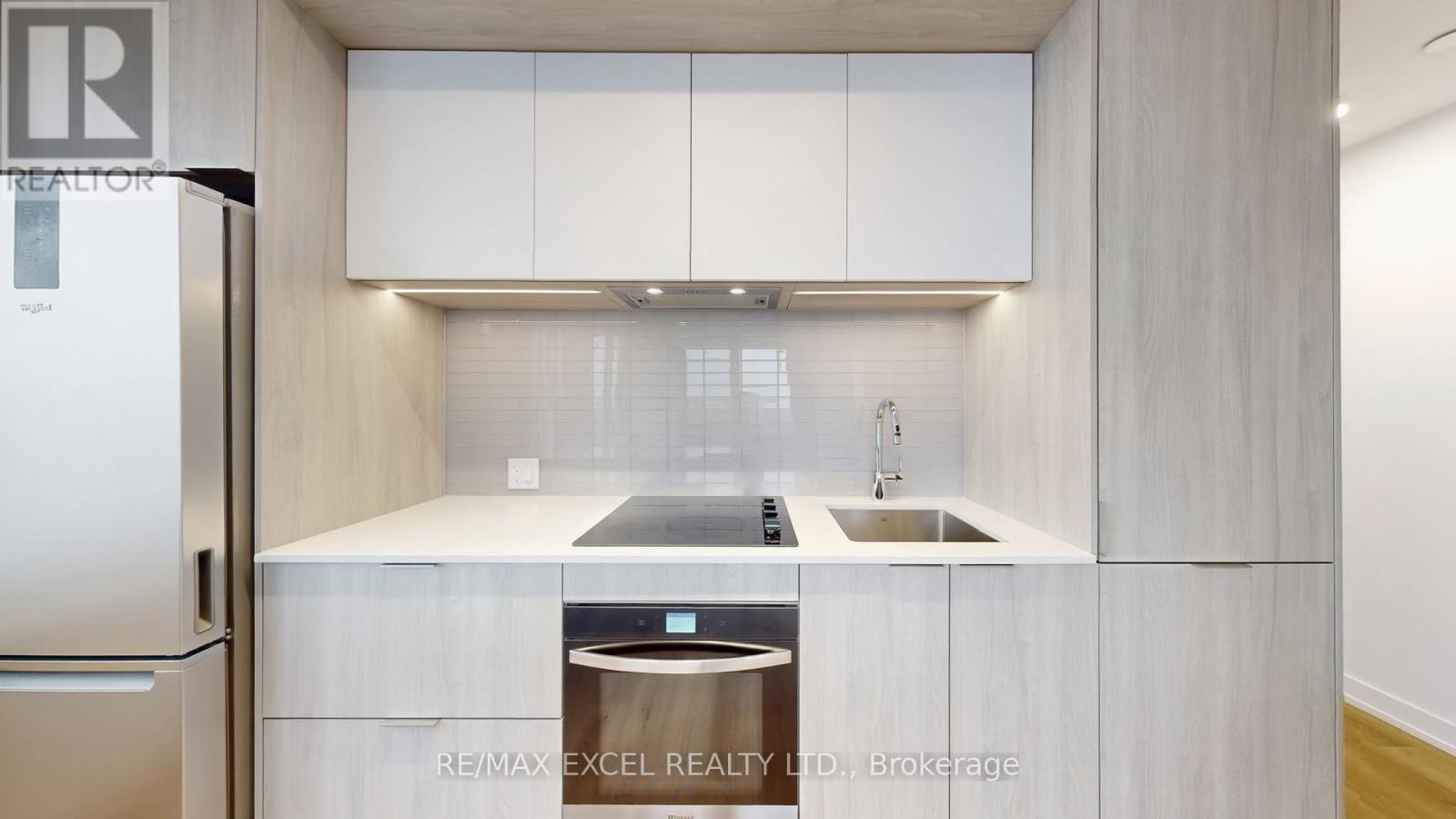 1903 - 395 Square One Drive, Mississauga, Ontario  L5B 0P6 - Photo 14 - W12565094