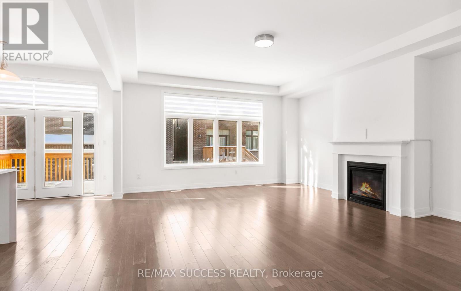 3130 Travertine Drive N, Oakville, Ontario  L6M 4L8 - Photo 11 - W12494628