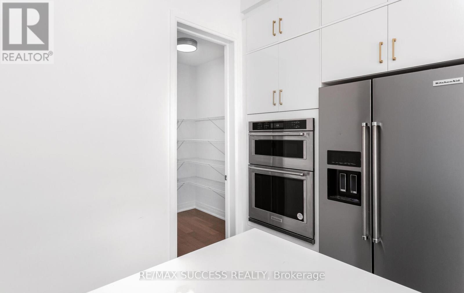 3130 Travertine Drive N, Oakville, Ontario  L6M 4L8 - Photo 19 - W12494628