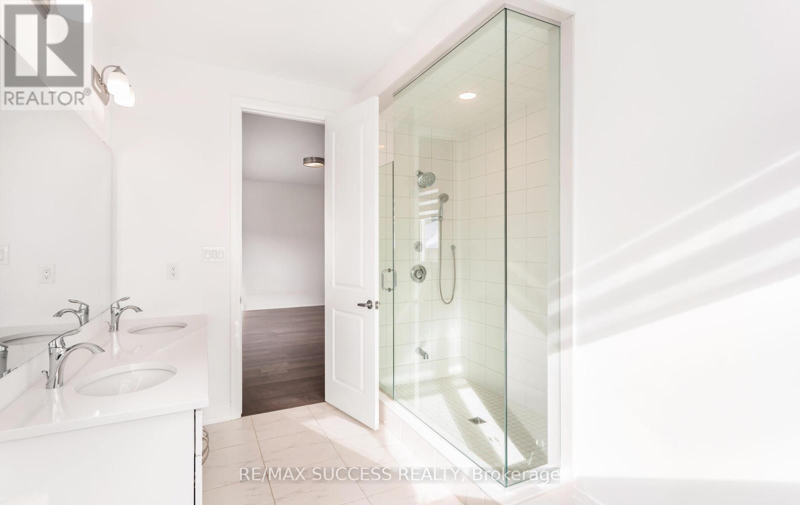 3130 Travertine Drive N, Oakville, Ontario  L6M 4L8 - Photo 29 - W12494628