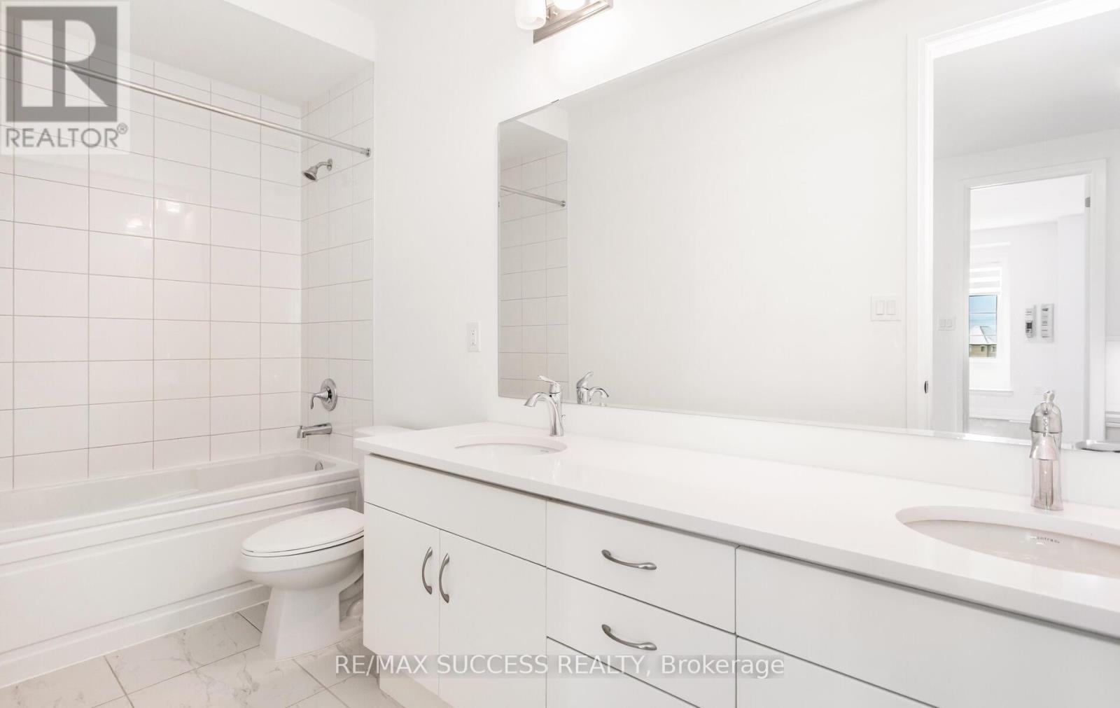 3130 Travertine Drive N, Oakville, Ontario  L6M 4L8 - Photo 32 - W12494628