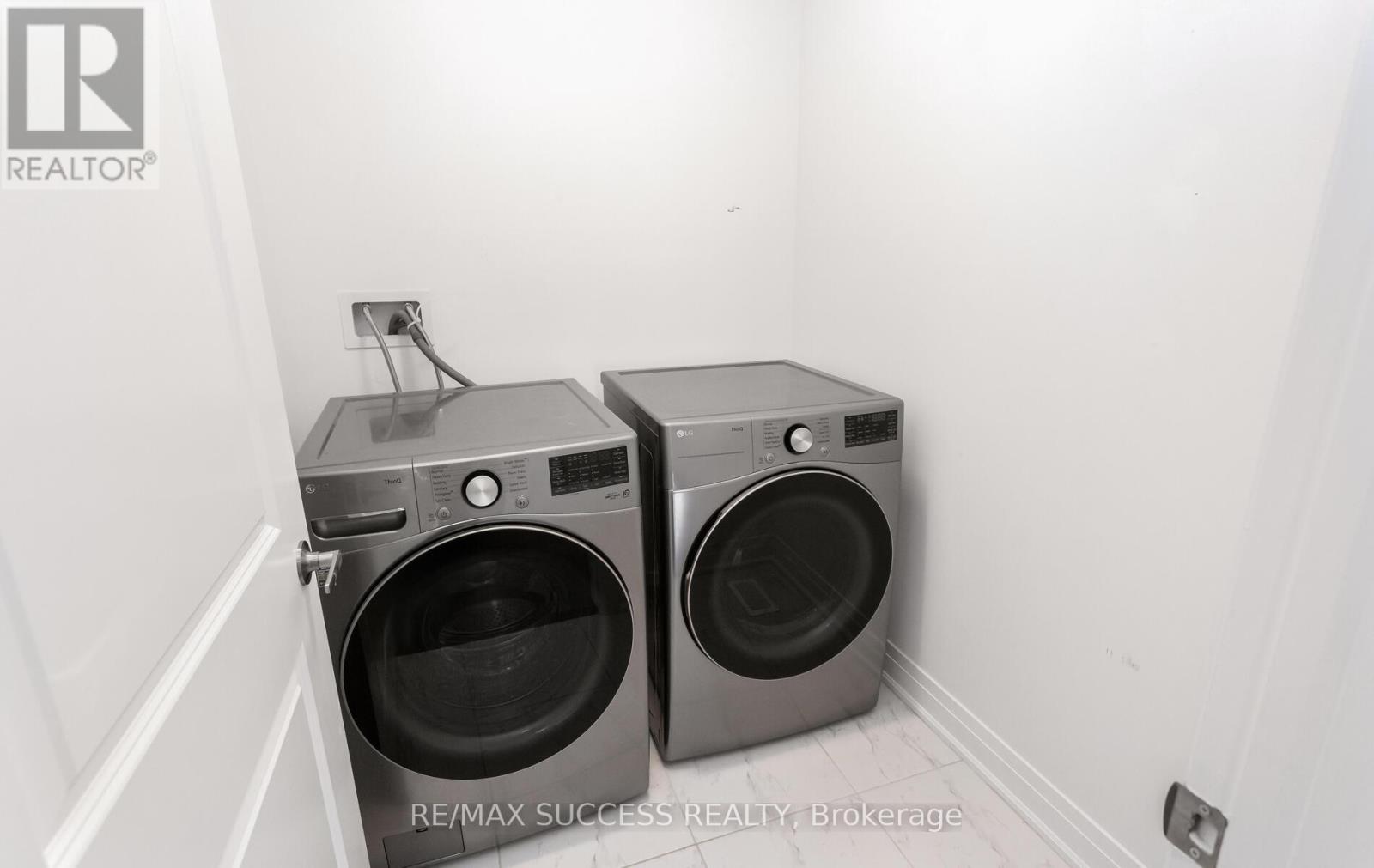 3130 Travertine Drive N, Oakville, Ontario  L6M 4L8 - Photo 34 - W12494628