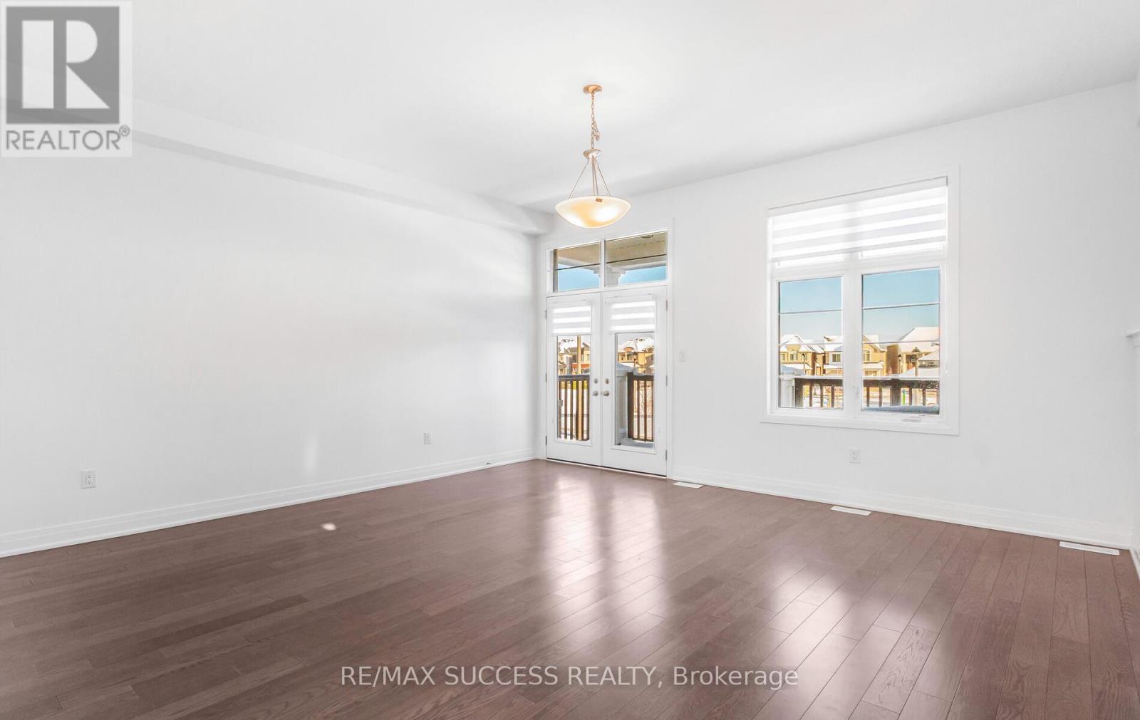 3130 Travertine Drive N, Oakville, Ontario  L6M 4L8 - Photo 7 - W12494628