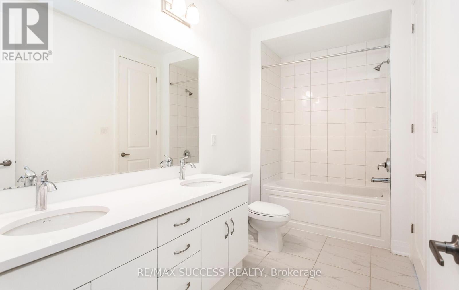 3130 Travertine Drive N, Oakville, Ontario  L6M 4L8 - Photo 47 - W12494628