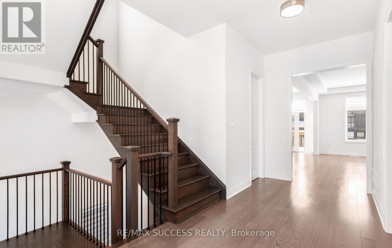 3130 Travertine Drive N, Oakville, Ontario  L6M 4L8 - Photo 9 - W12494628