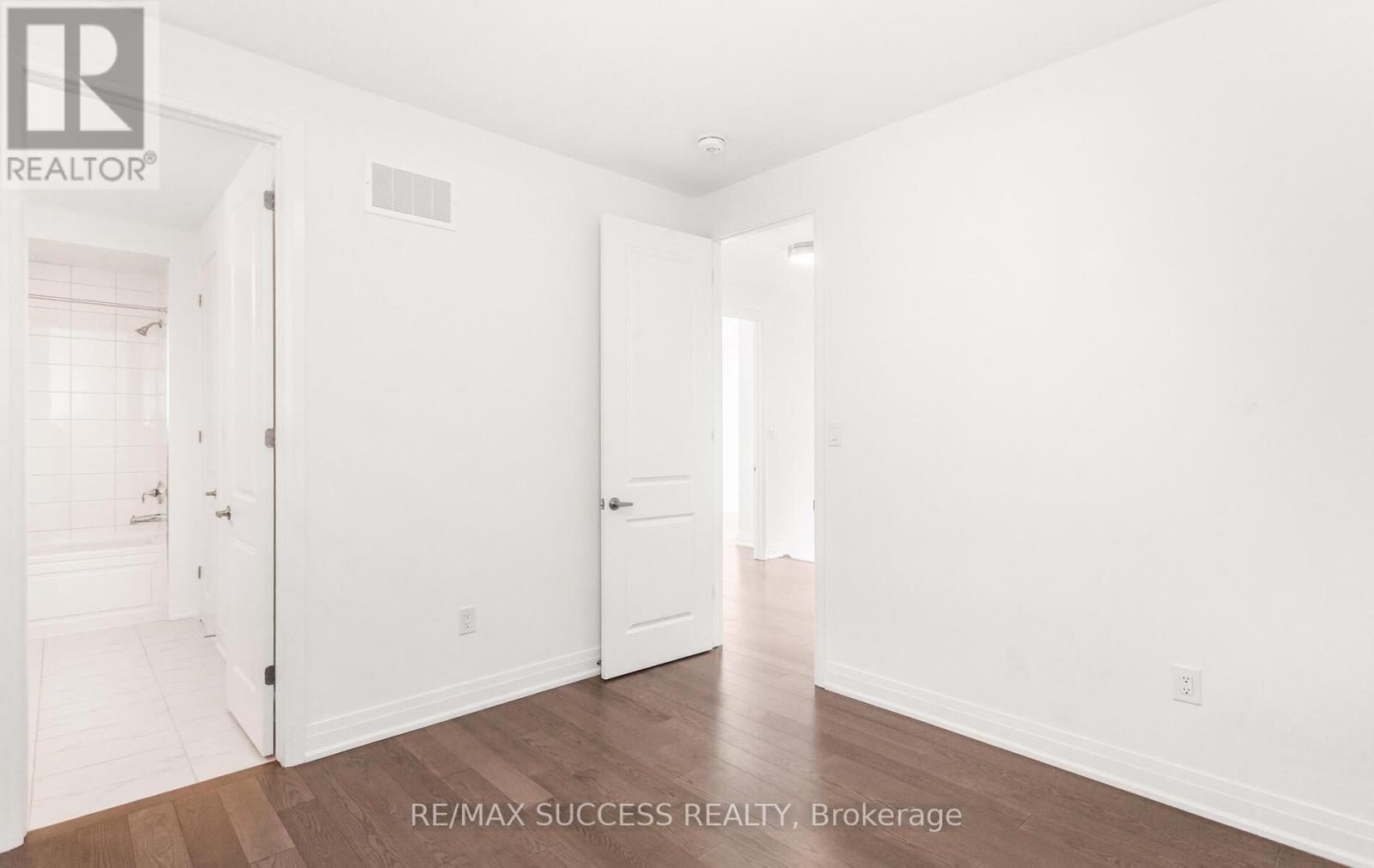 3130 Travertine Drive N, Oakville, Ontario  L6M 4L8 - Photo 46 - W12494628