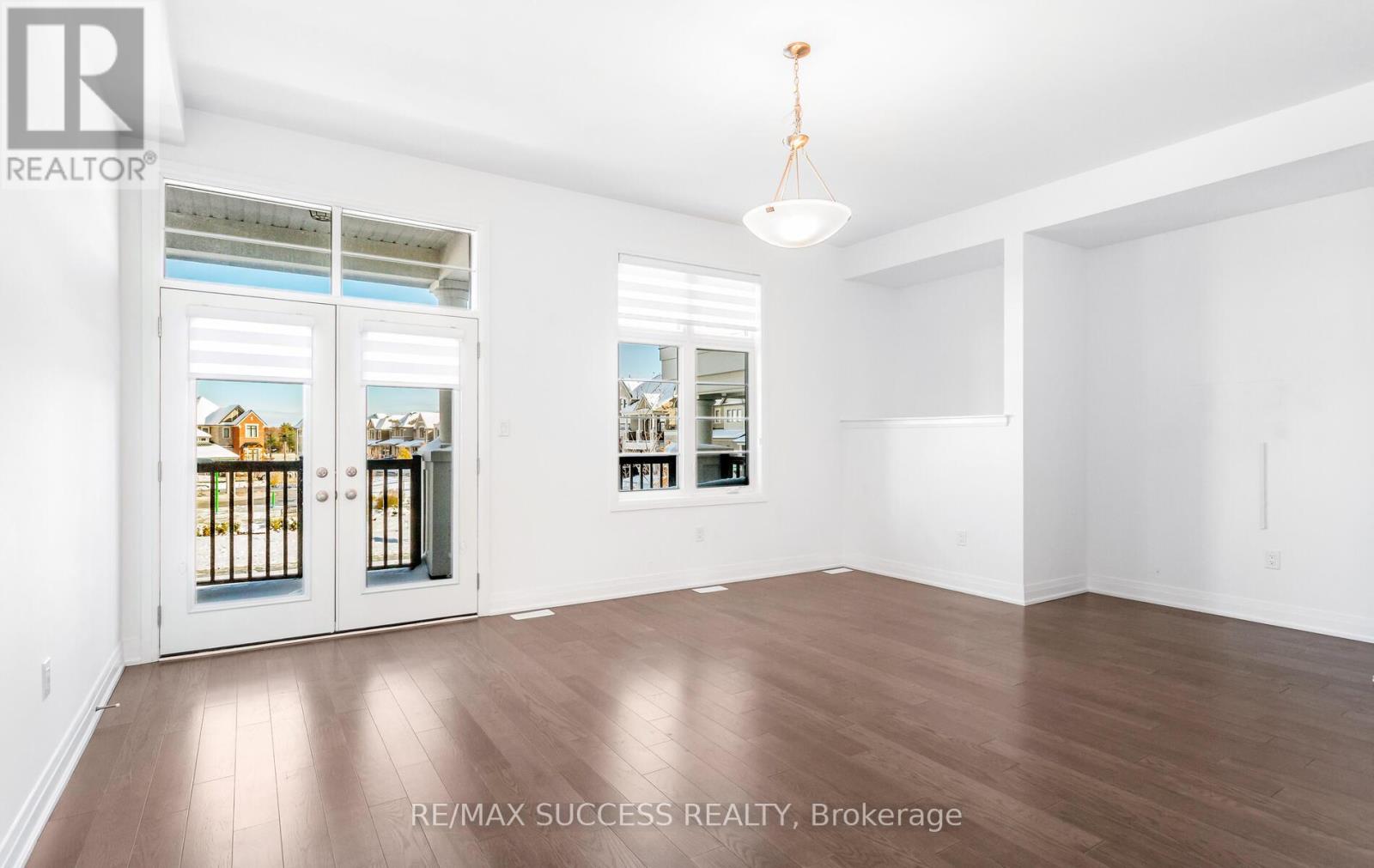 3130 Travertine Drive N, Oakville, Ontario  L6M 4L8 - Photo 8 - W12494628